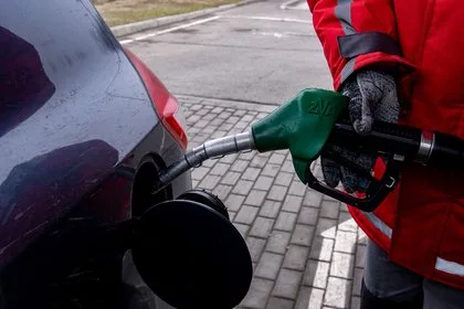 Россиянам объяснили выгоду от заправки машины на одной АЗС