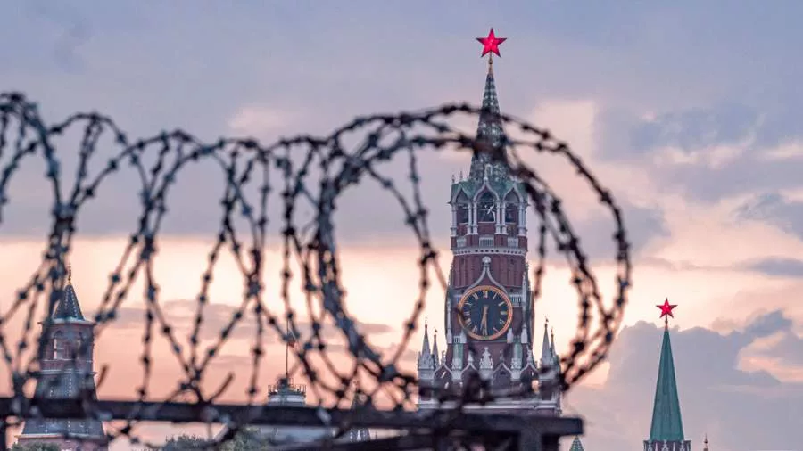 Politico сообщила о намерениях ЕС ужесточить санкции из-за сделки России и США