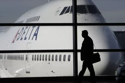 Пассажиров самолета экстренно эвакуировали после посадки в Израиле