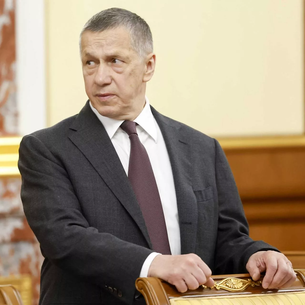 Вице-премьер России попал под обстрел в зоне СВО
