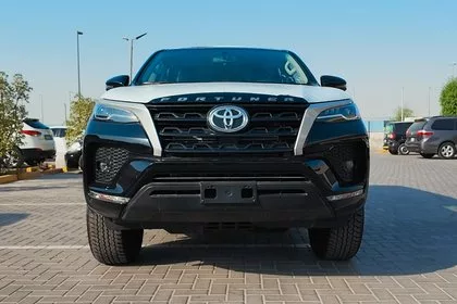В Россию начали поставлять рамный внедорожник Toyota