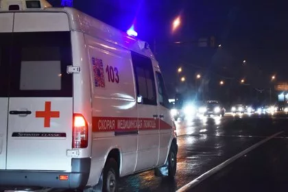 В Москве водитель умер за рулем фуры и влетел в столб