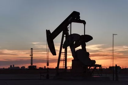 Мировые цены на нефть перешли к снижению