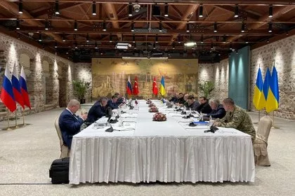 Переговорщик от Украины обвинил Зеленского в обмене жизней на овации
