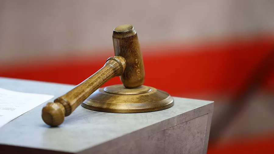 Суд отказался арестовывать имущество организатора концерта Канье Уэста