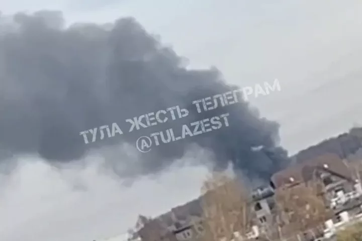 Туляки сняли мощный столб дыма в Глушанках