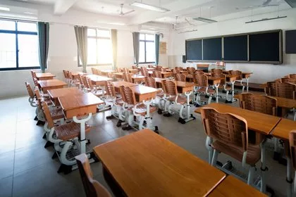 Учительница стала подрабатывать на порно из-за низких зарплат в школах