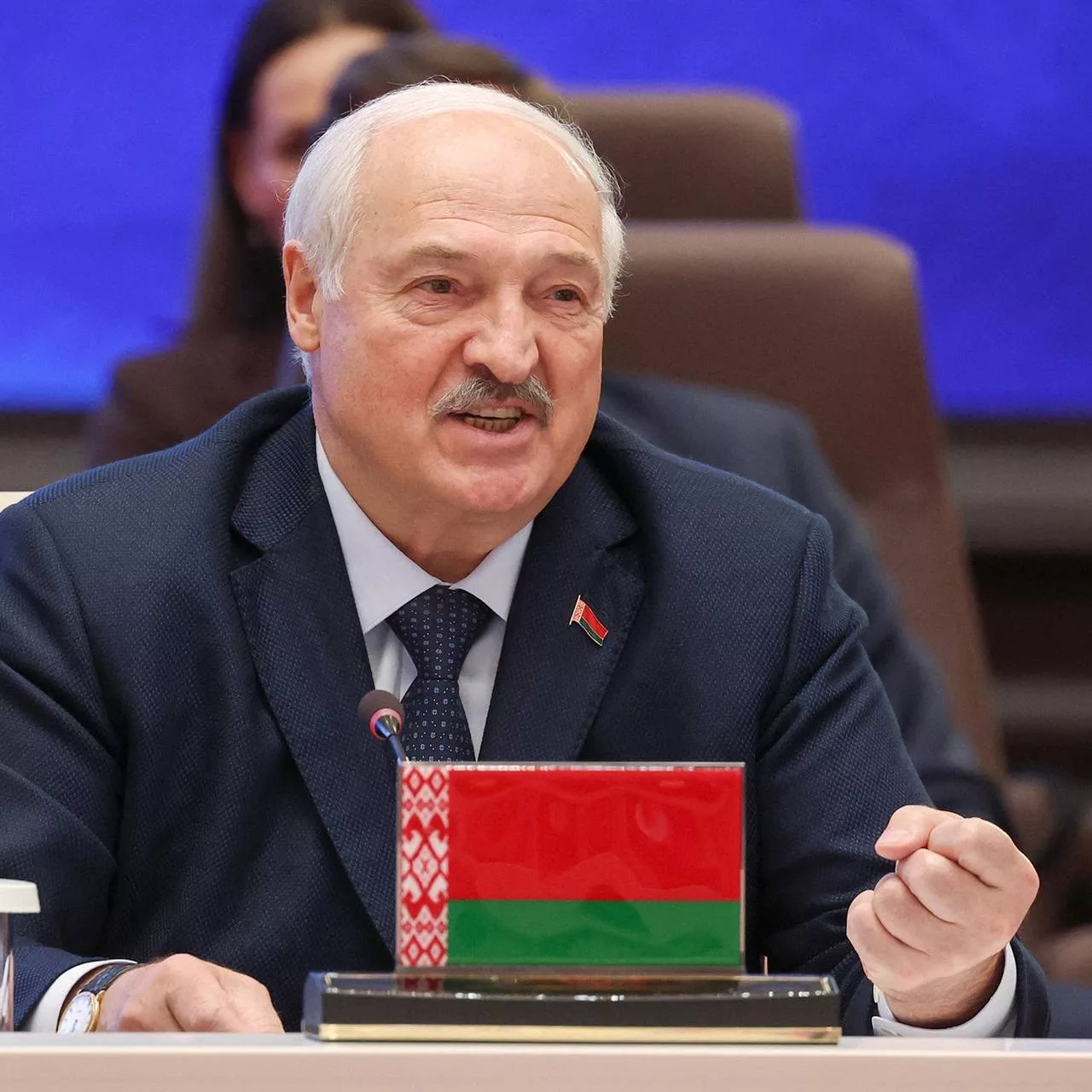 Лукашенко попросил соседей перестать смотреть на него в прицел