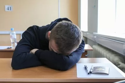 Психолог назвал причину усталости от общения