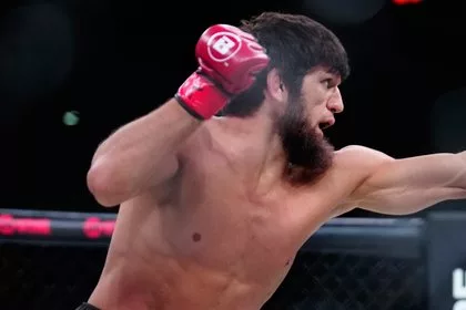 Хизриев победил Брагу на турнире PFL в Чикаго