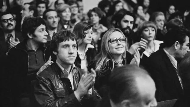 Французская актриса кино, театра Марина Влади и артист Театра на Таганке Владимир Семенович Высоцкий (1938-1980) в зрительном зале. 29.09.1977