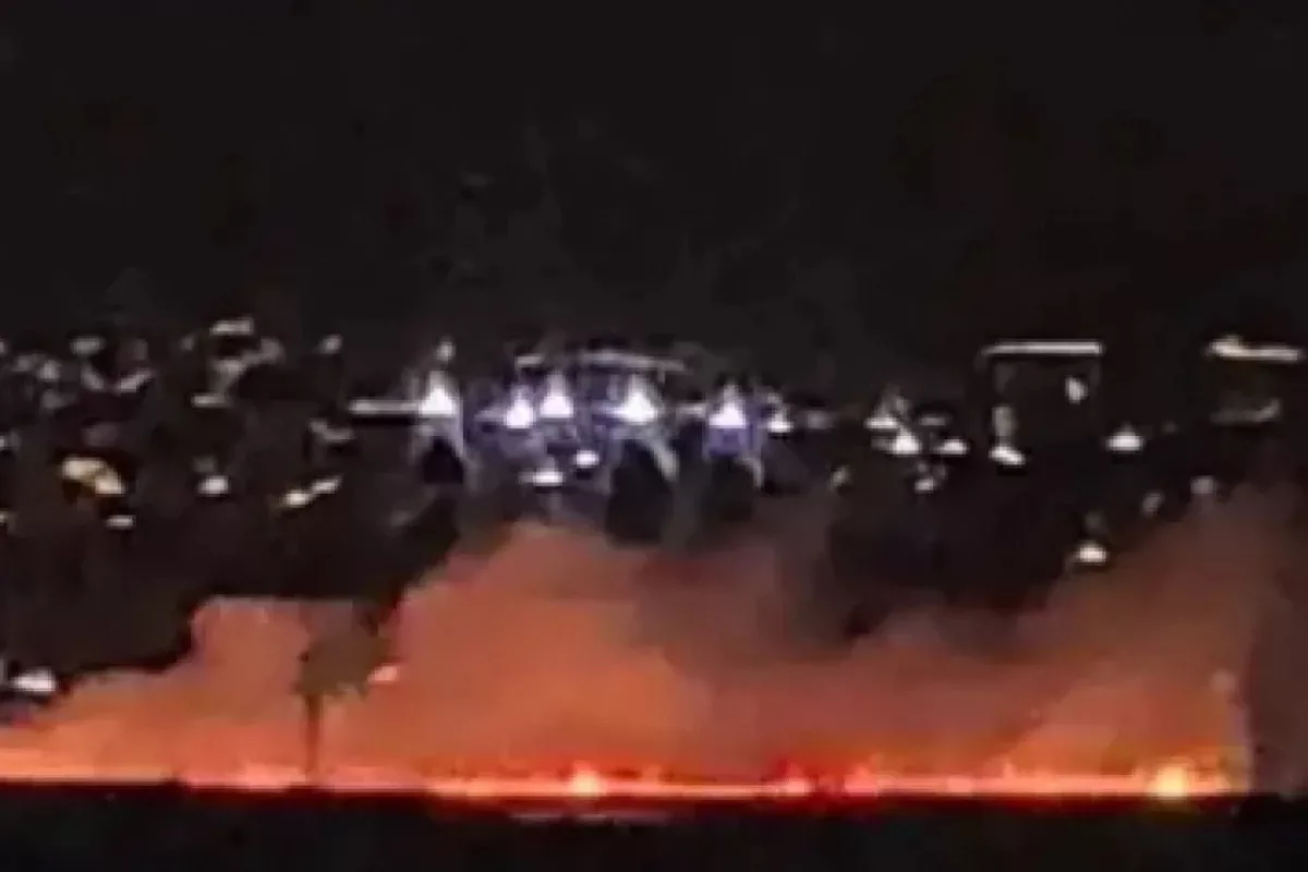 В Азовском районе горит мусор