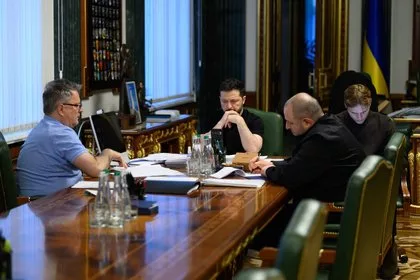 Зеленский провел переговоры с представителями американского президента