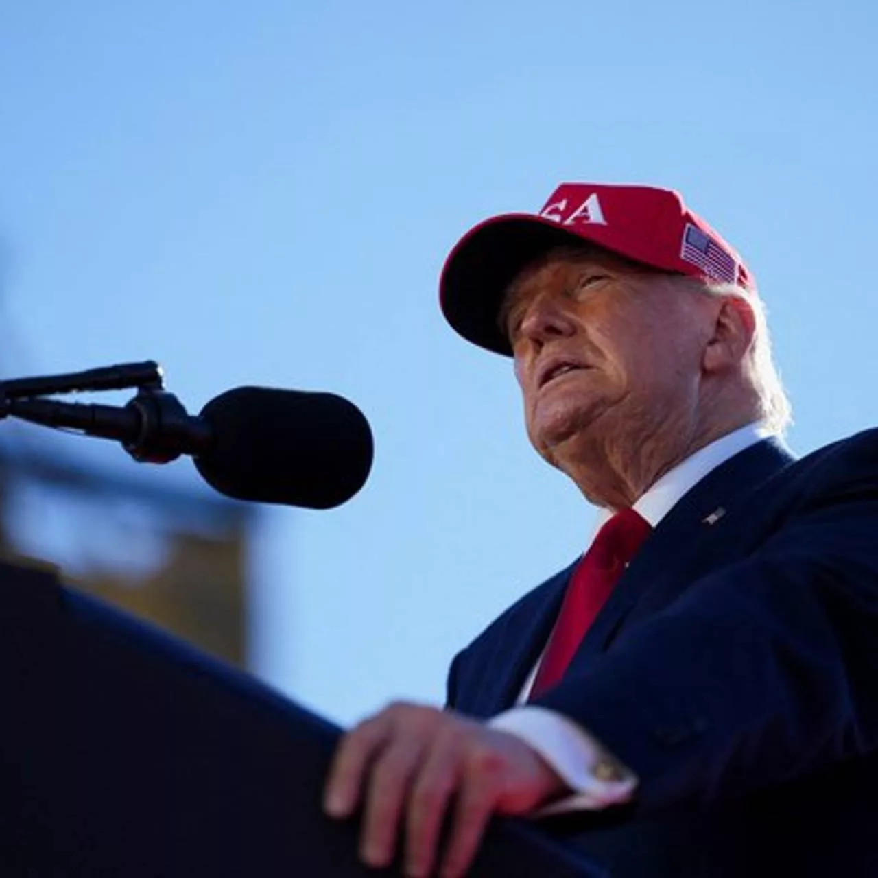 Трамп рассказал о подготовке разговора с Путиным