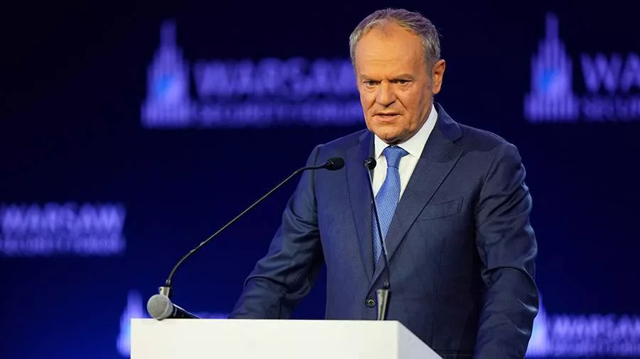 Туск заявил о недовольстве Зеленского решением Львова объявить год УПА