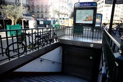 В Париже закрыли несколько станций метро