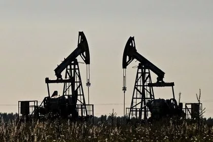 Добыча нефти в России продолжила снижаться